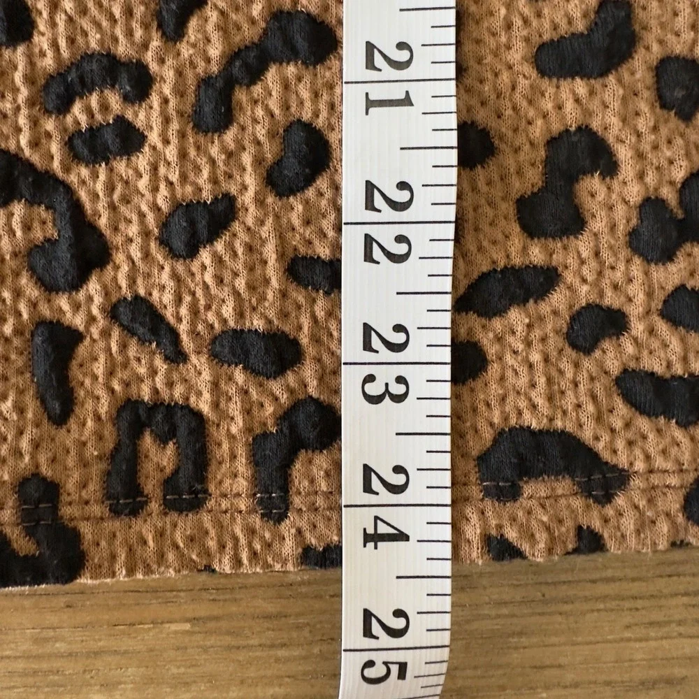 Anthropologie THML‎ Leopard Print Textured Short Puff Sleeve Top-Women's Size S - Picture 6 of 8